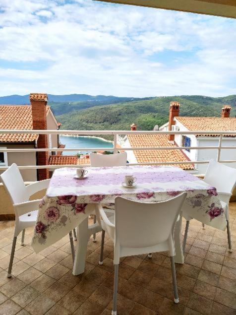 Apartmani Ines Rabac Esterno foto